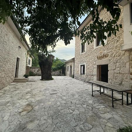 Stara Kuca Estate Villa ยูบุสกี ภายนอก รูปภาพ