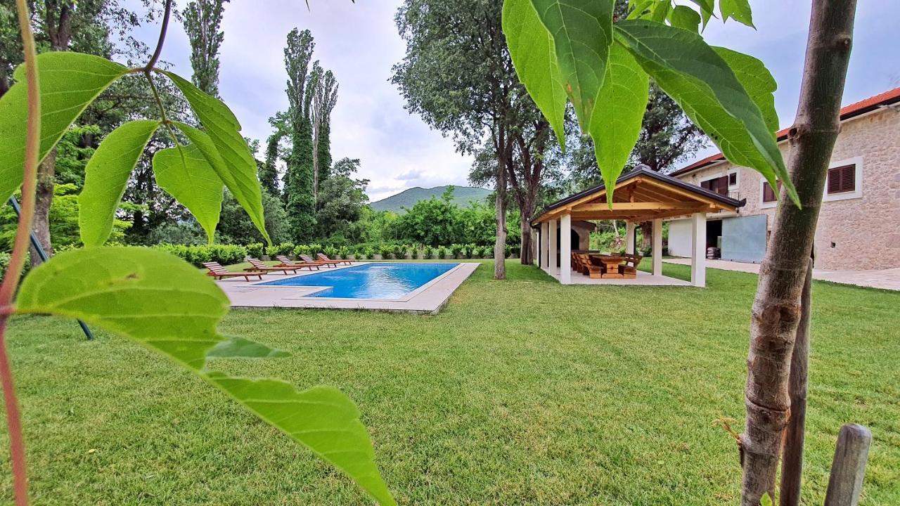 Stara Kuca Estate Villa ยูบุสกี ภายนอก รูปภาพ