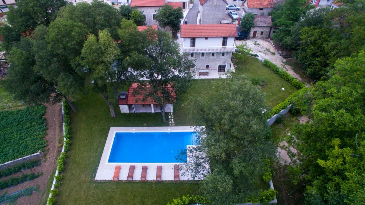 Stara Kuca Estate Villa ยูบุสกี ภายนอก รูปภาพ
