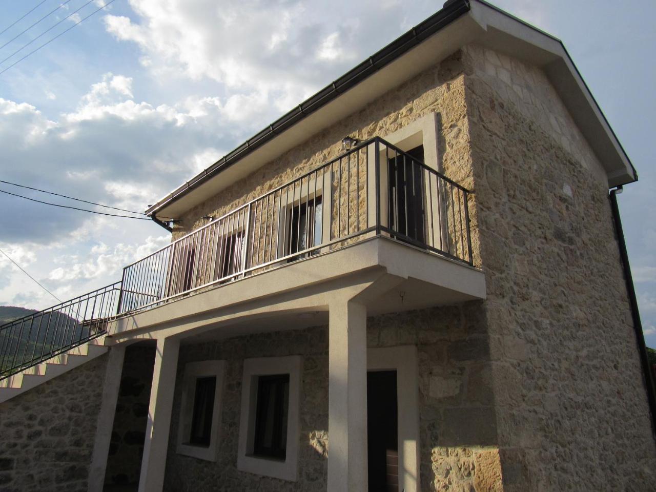 Stara Kuca Estate Villa ยูบุสกี ภายนอก รูปภาพ